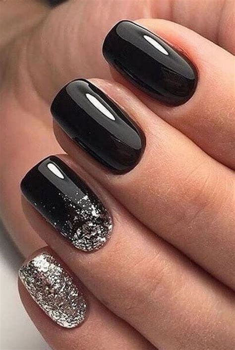 black nail designs short square